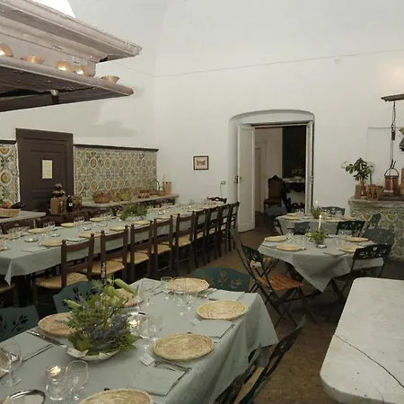 Relais Giusso فندق فيكو إيكوينس