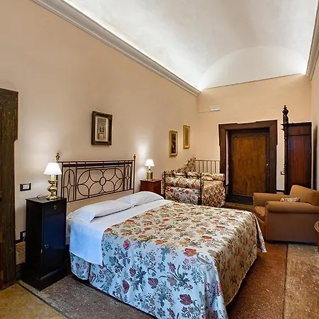 Relais Giusso Hotel 3*